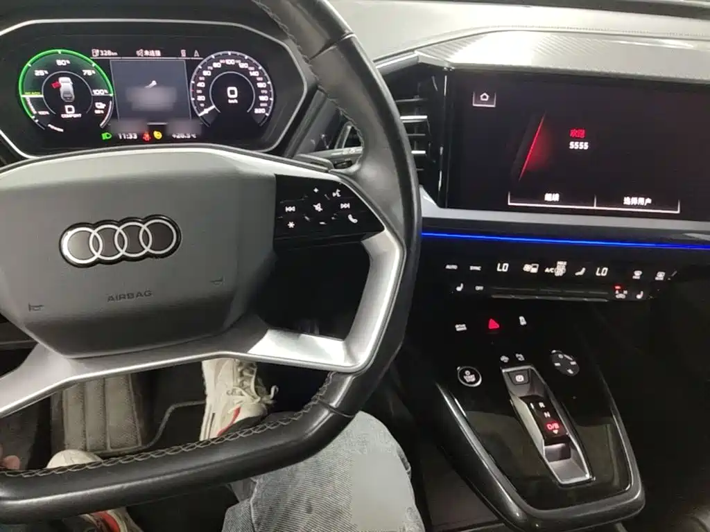 Audi Q4 e-tron — миниатюра 10
