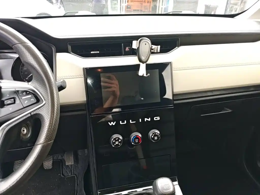 Wuling Hongguang PLUS — миниатюра 13