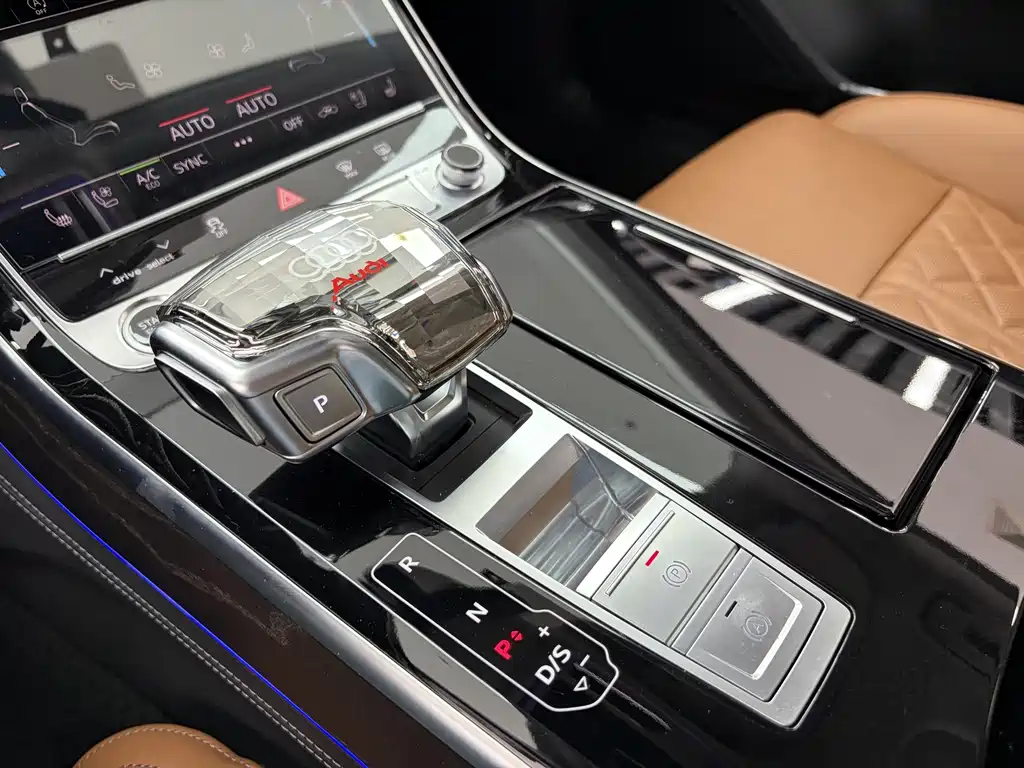 Audi A8 — миниатюра 12