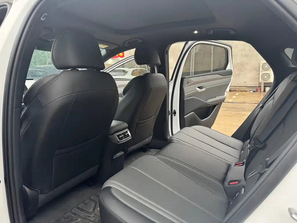 BYD Qin L — миниатюра 5