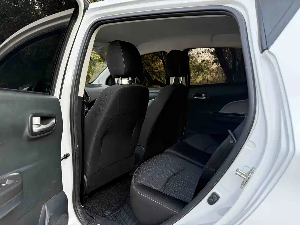 Changan Benben E-Star — миниатюра 6