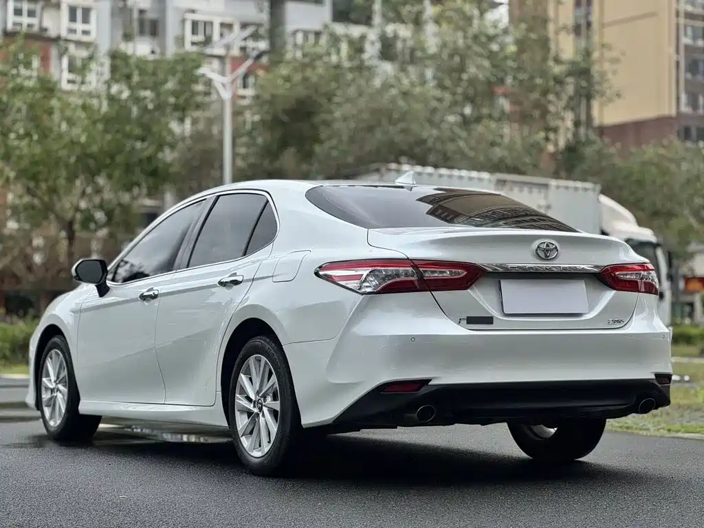 Toyota Camry 2021 2.0G Luxury