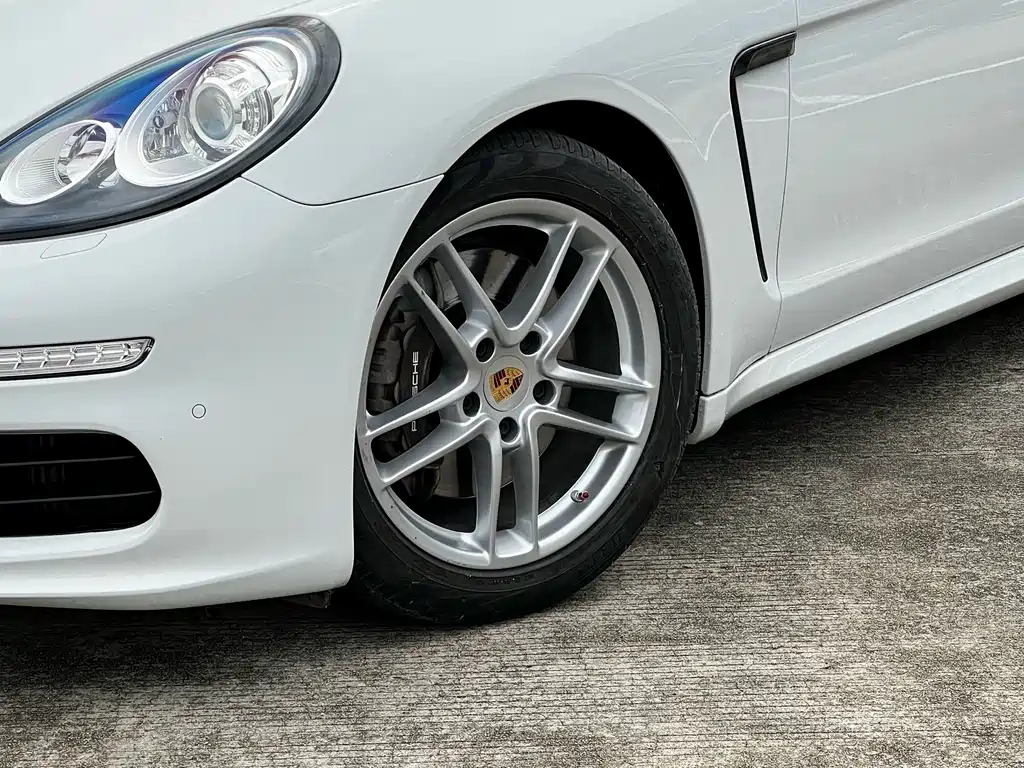 Porsche Panamera — миниатюра 5