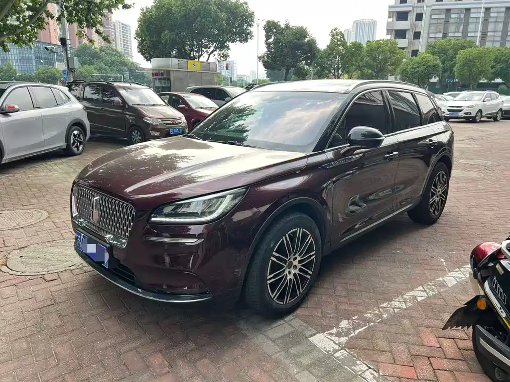 Купить Lincoln Corsair