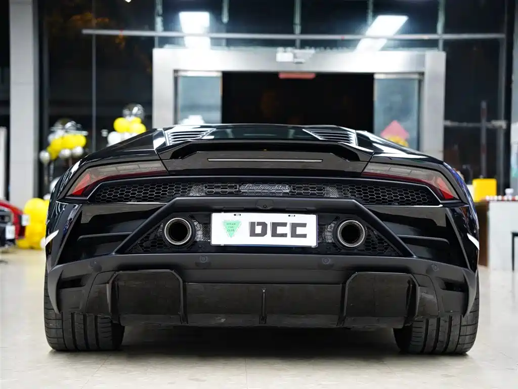 LAMBORGHINI HURACÁN