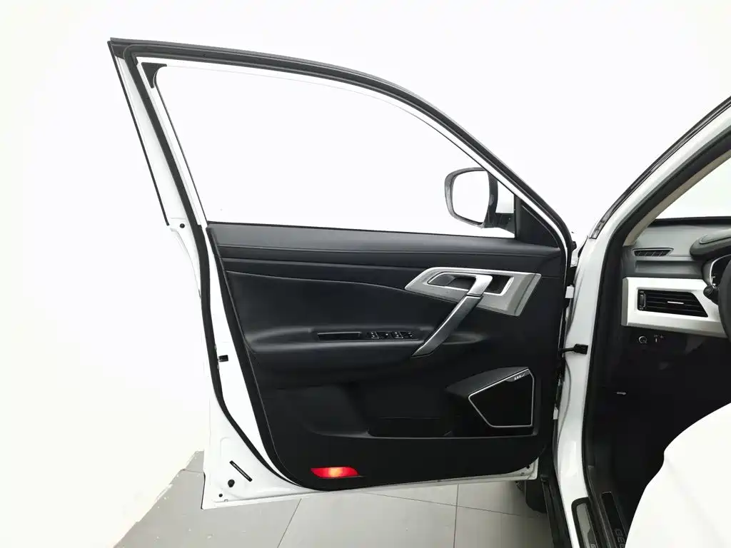 Geely Boyue — миниатюра 8