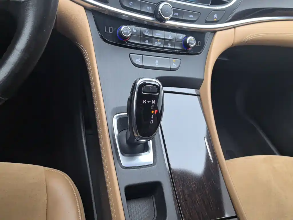 Buick LaCrosse — миниатюра 13