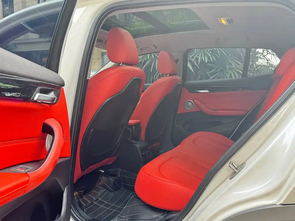 BMW X2 2021 sDrive25i M