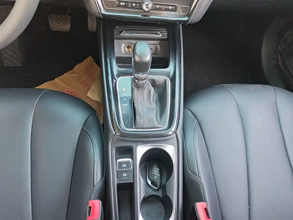 Roewe i5 — миниатюра 14