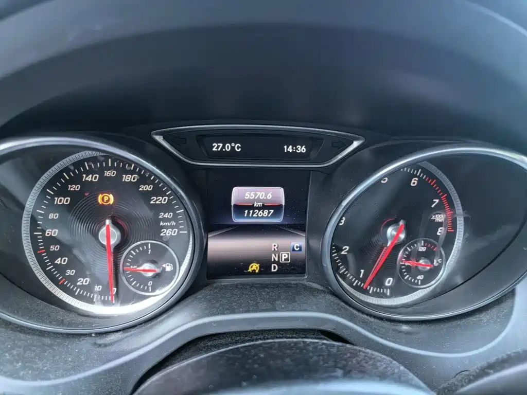 Mercedes-Benz GLA — миниатюра 12
