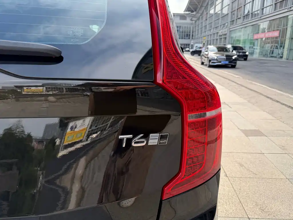 Volvo XC90 — миниатюра 12