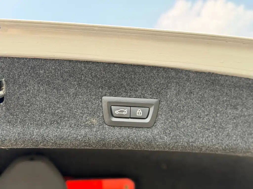 BMW 3 Series — миниатюра 23