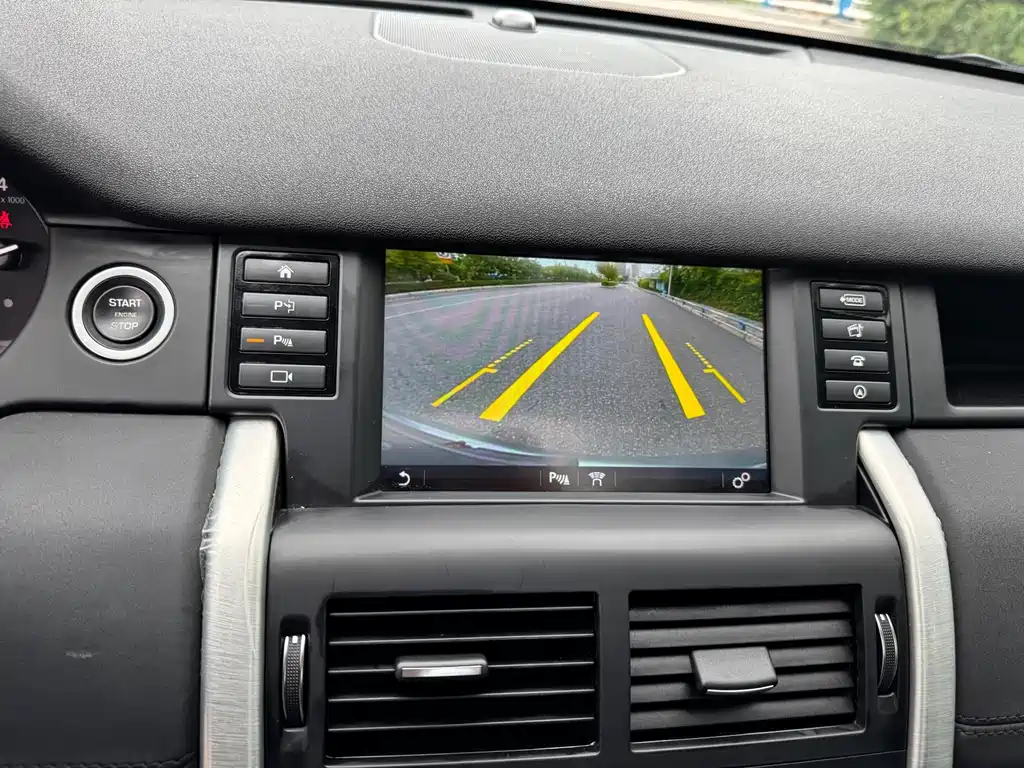 Land Rover Discovery Sport — миниатюра 16
