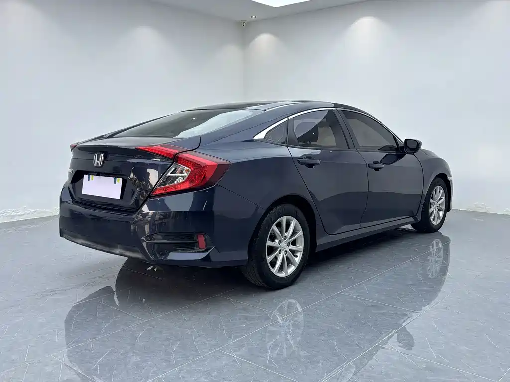 Honda Civic — миниатюра 8