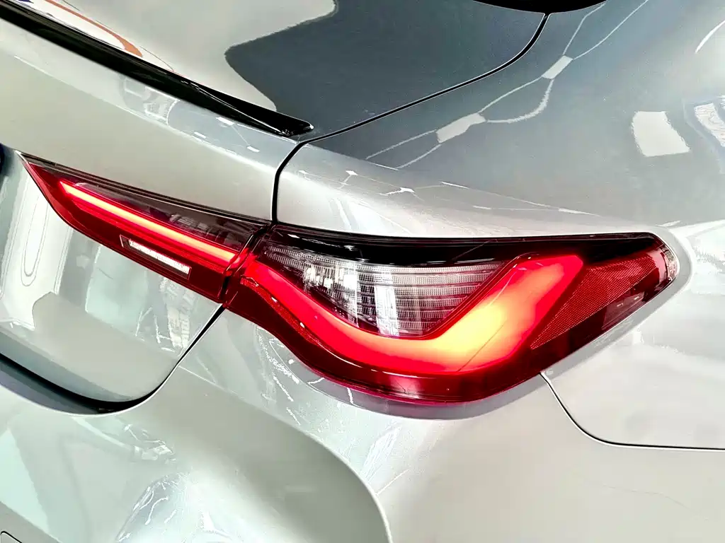 BMW M4 — миниатюра 24