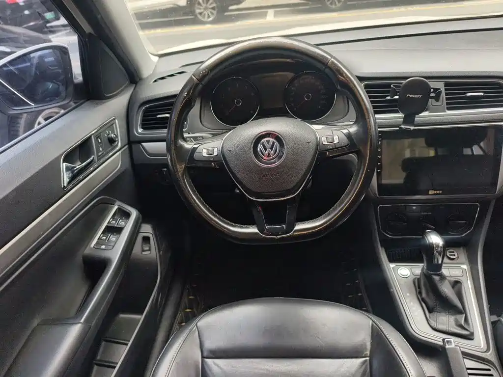 Volkswagen Lavida — миниатюра 3