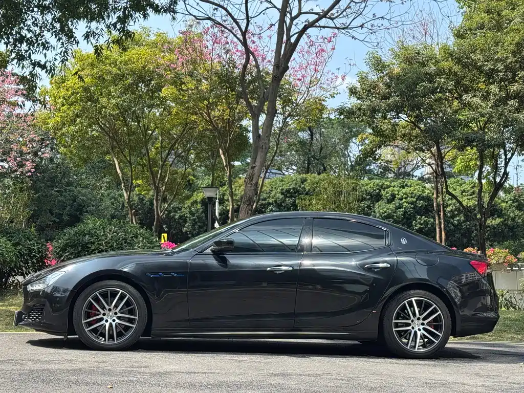MASERATI GHIBLI