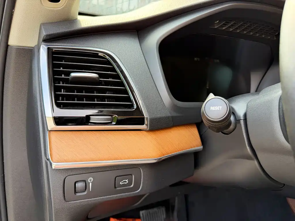 Volvo XC90 — миниатюра 16