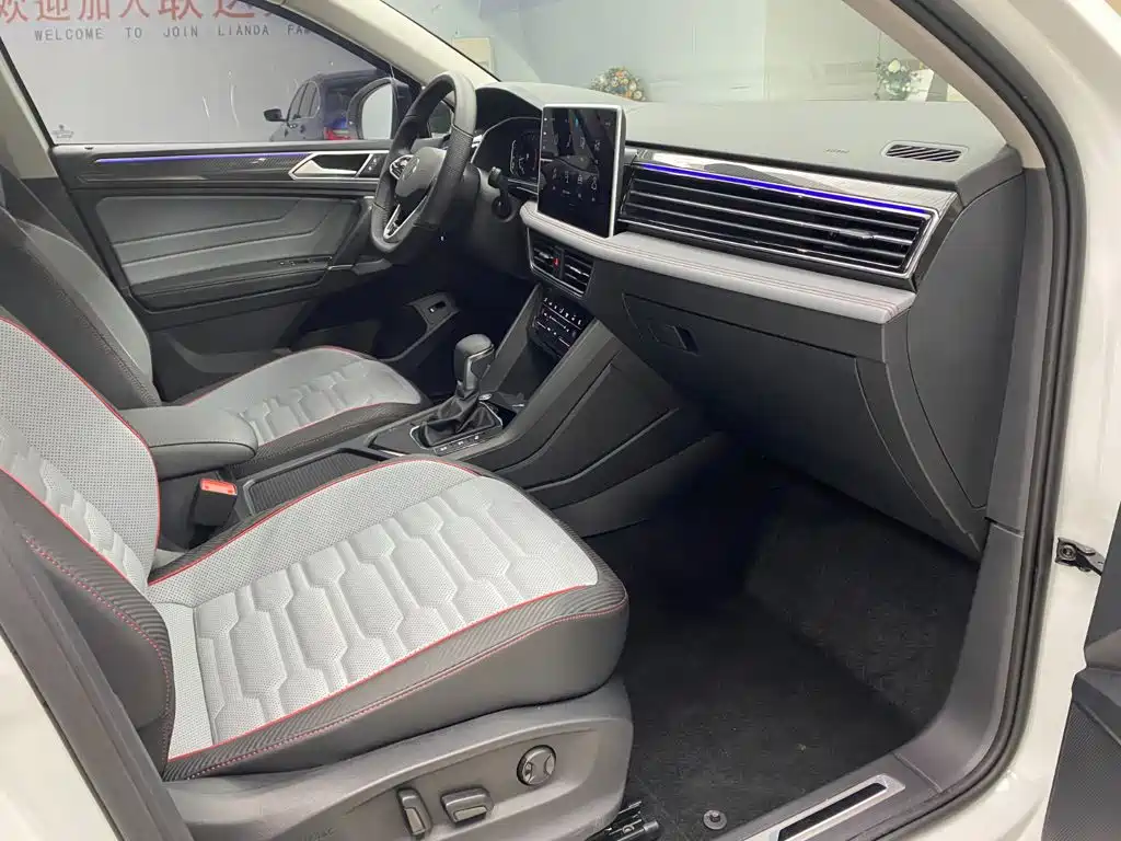 Volkswagen Tiguan X — миниатюра 11