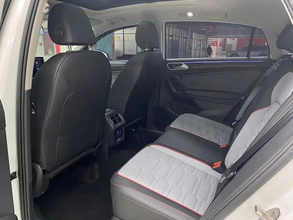 Volkswagen Tiguan X — миниатюра 12