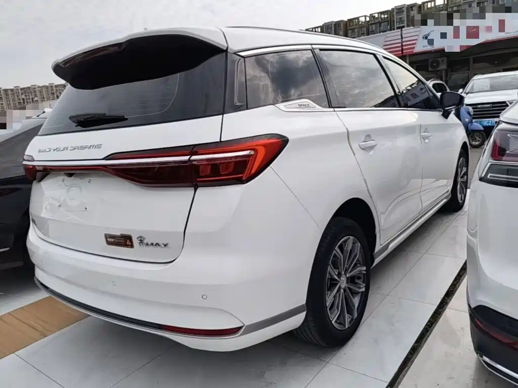 BYD MAX — миниатюра 7