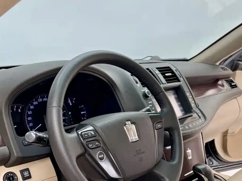 Toyota Crown 2011 2.5L Royal