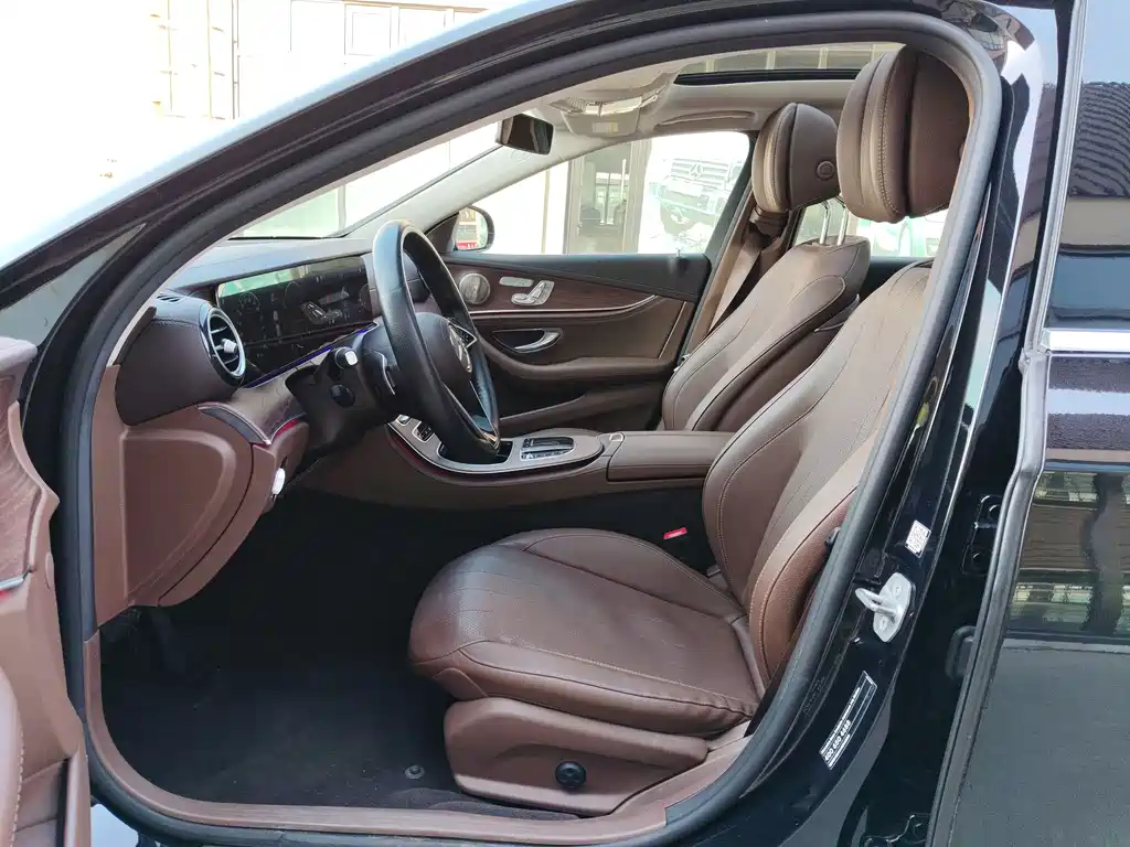 MERCEDES-BENZ E CLASS