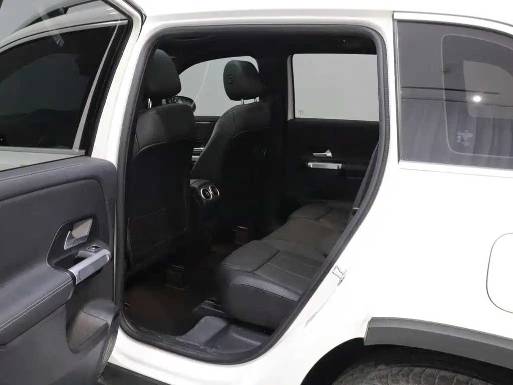 Mercedes-Benz GLB — миниатюра 16