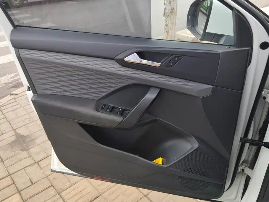 Volkswagen Tharu — миниатюра 7