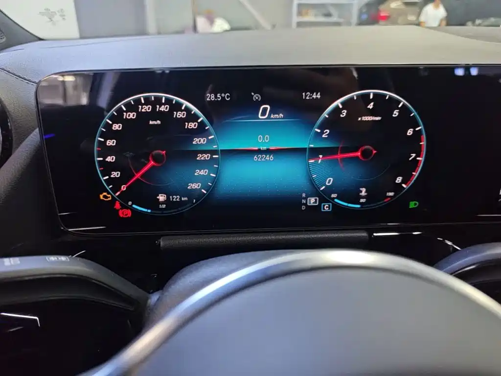 Mercedes-Benz GLA — миниатюра 12