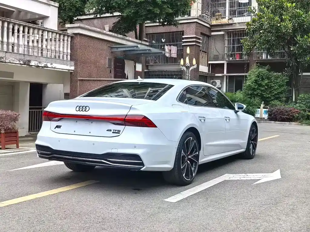 Audi A7L 2024 45 TFSI quattro S-line