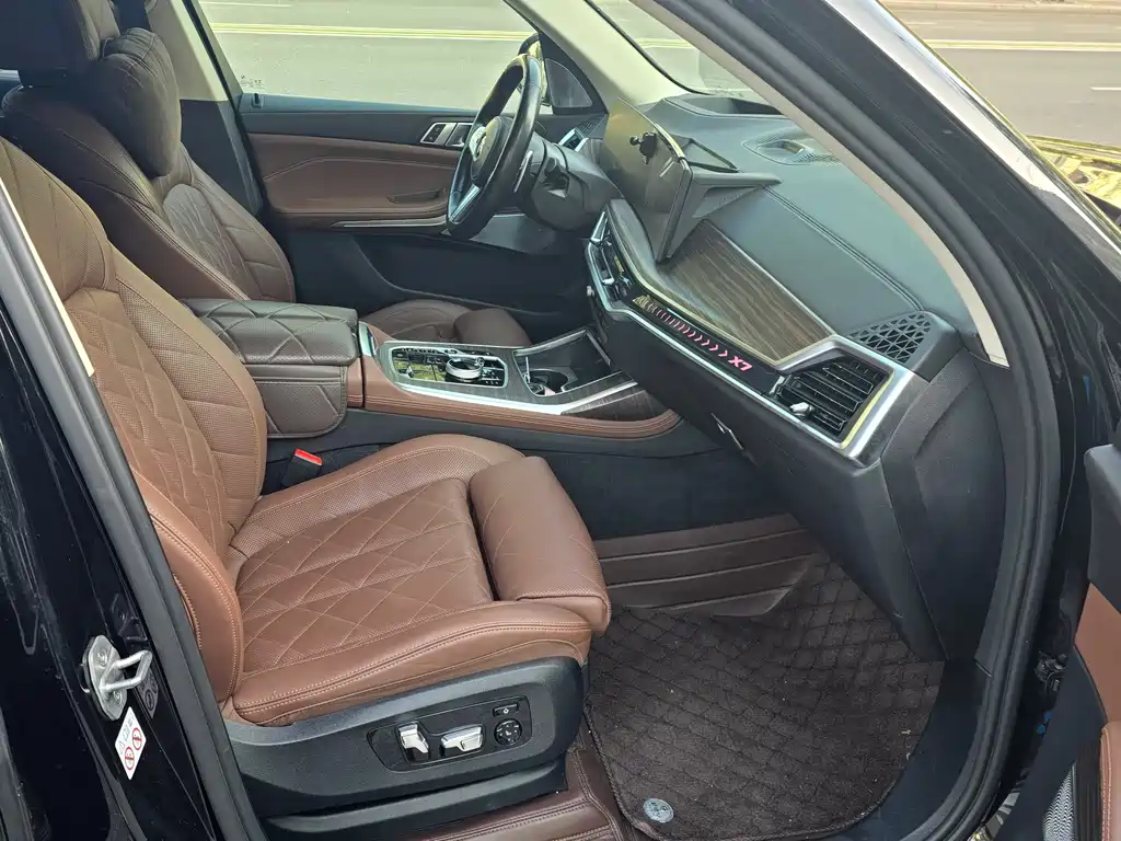 BMW X7 — миниатюра 15