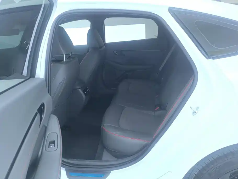 Hyundai Sonata — миниатюра 11