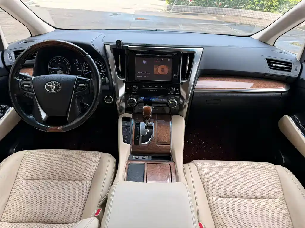 Toyota Alphard 2015 3.5L Luxury