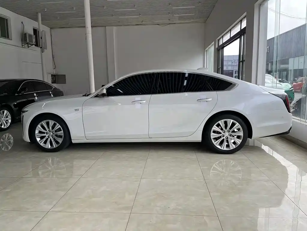 CADILLAC CT6