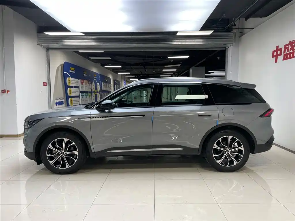 Lincoln Nautilus 2023 2.0T