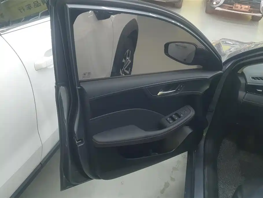 Roewe i5 2023 1.5L MT