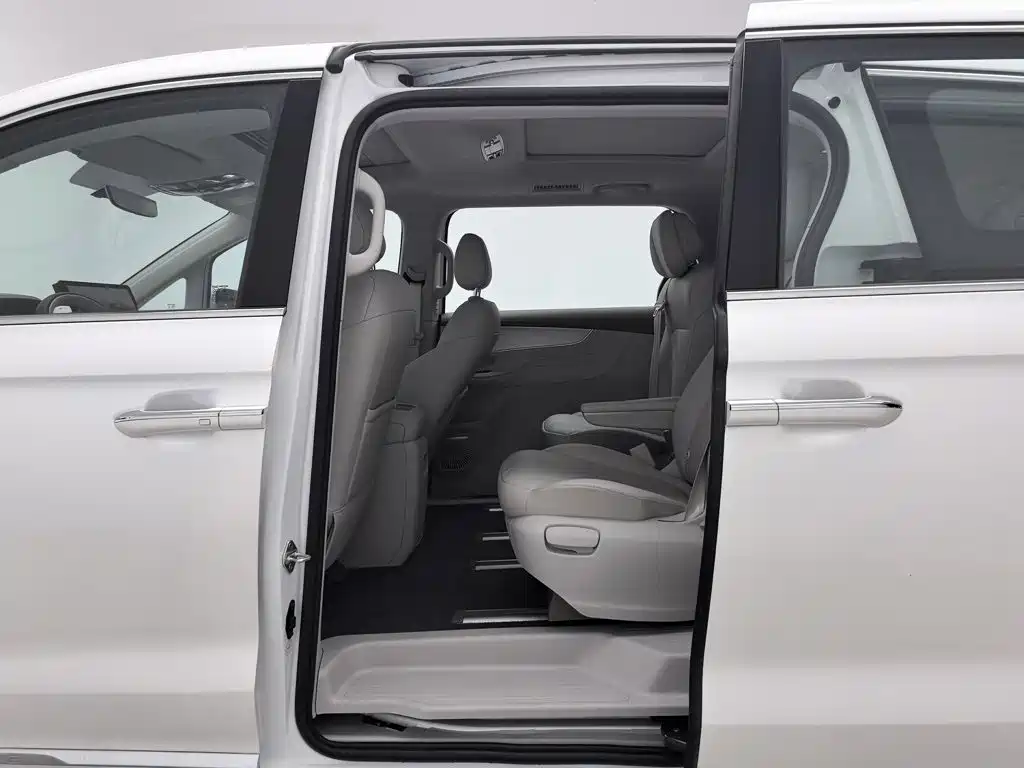 Roewe iMAX8 New Energy — миниатюра 15
