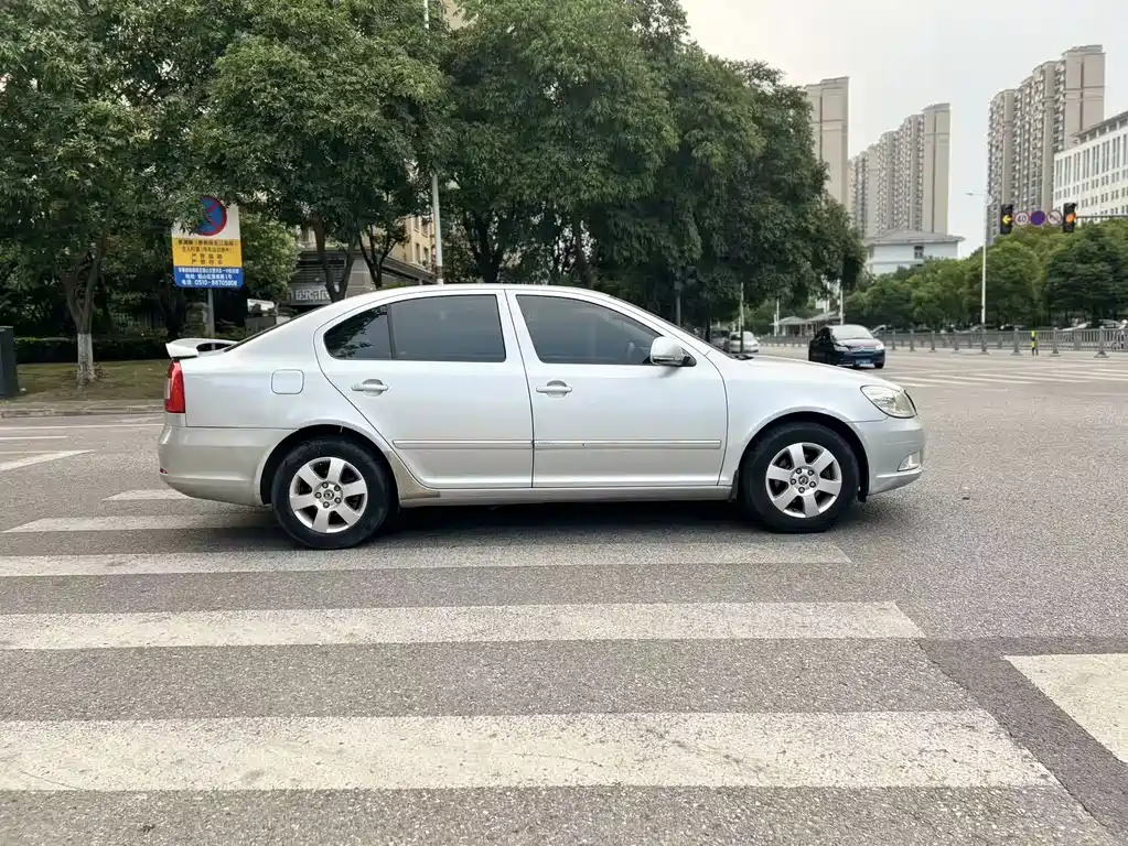 Skoda Octavia — миниатюра 7