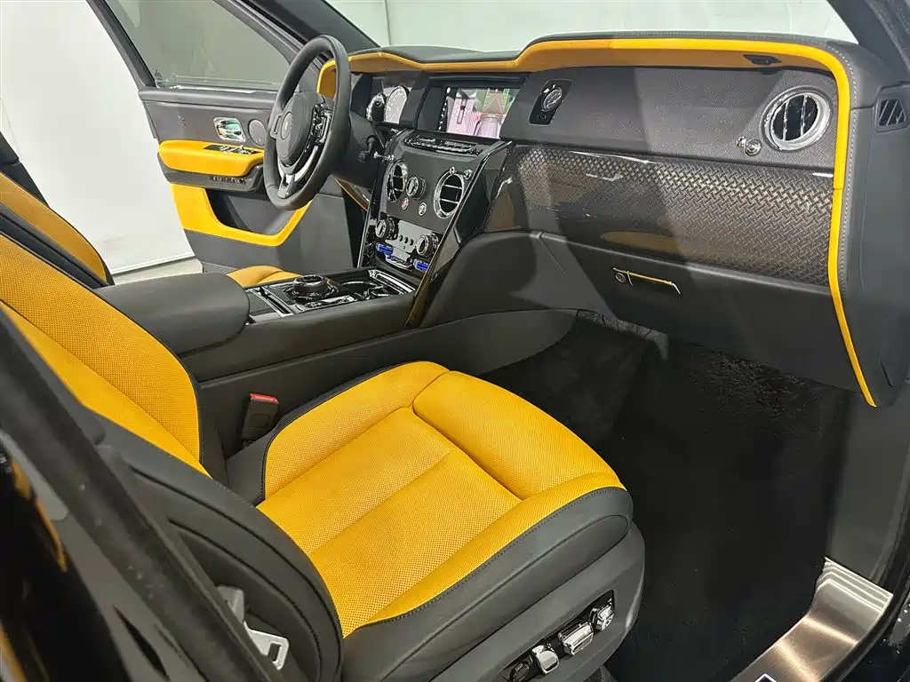 ROLLS-ROYCE CULLINAN