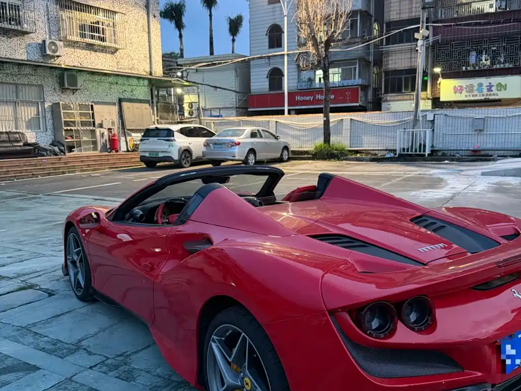 Ferrari F8 — миниатюра 5