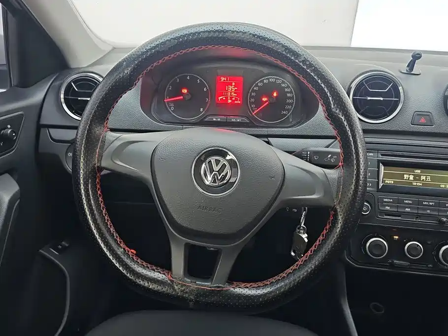 Volkswagen Jetta — миниатюра 15
