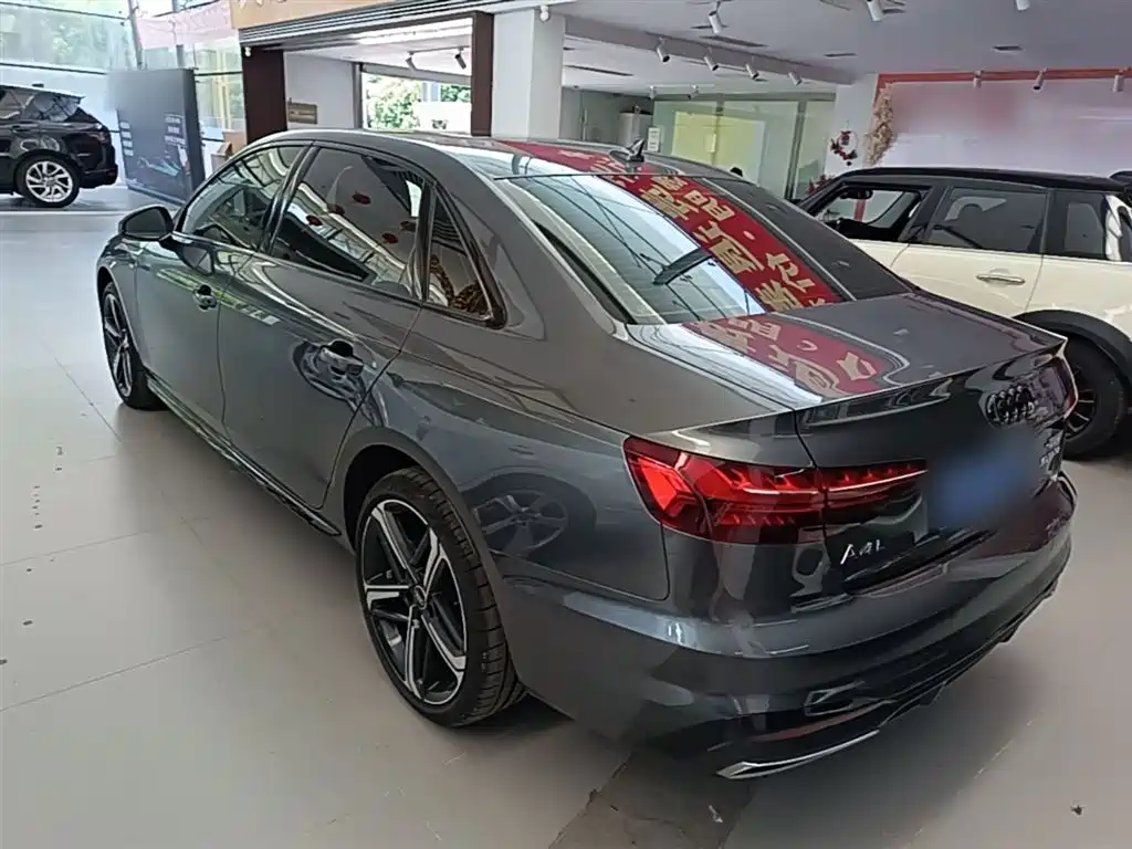 Audi A4L 2025 200 Enjoy 40 TFSI Luxury