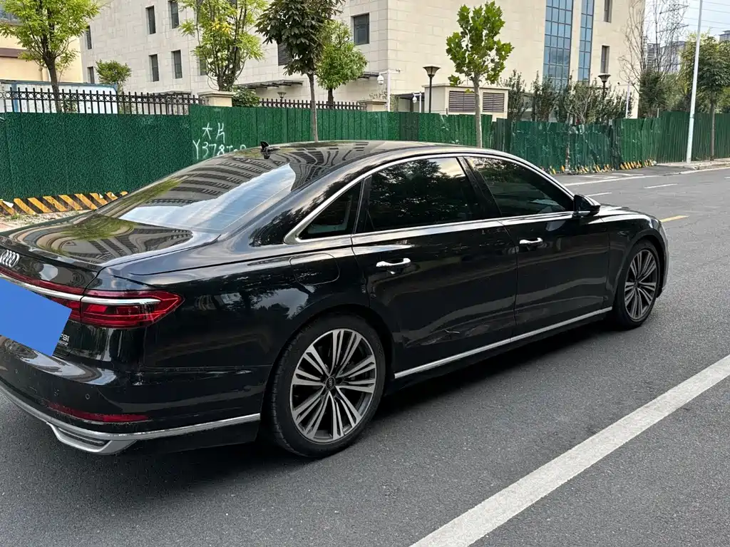 Audi A8 — миниатюра 9