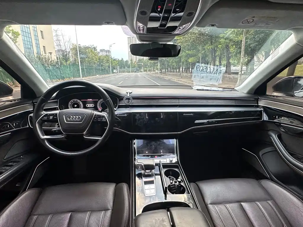 Audi A8 — миниатюра 6