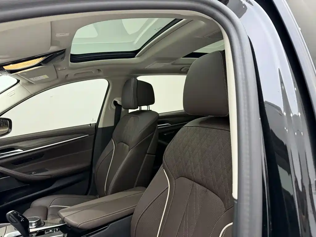 BMW 5 Series — миниатюра 22