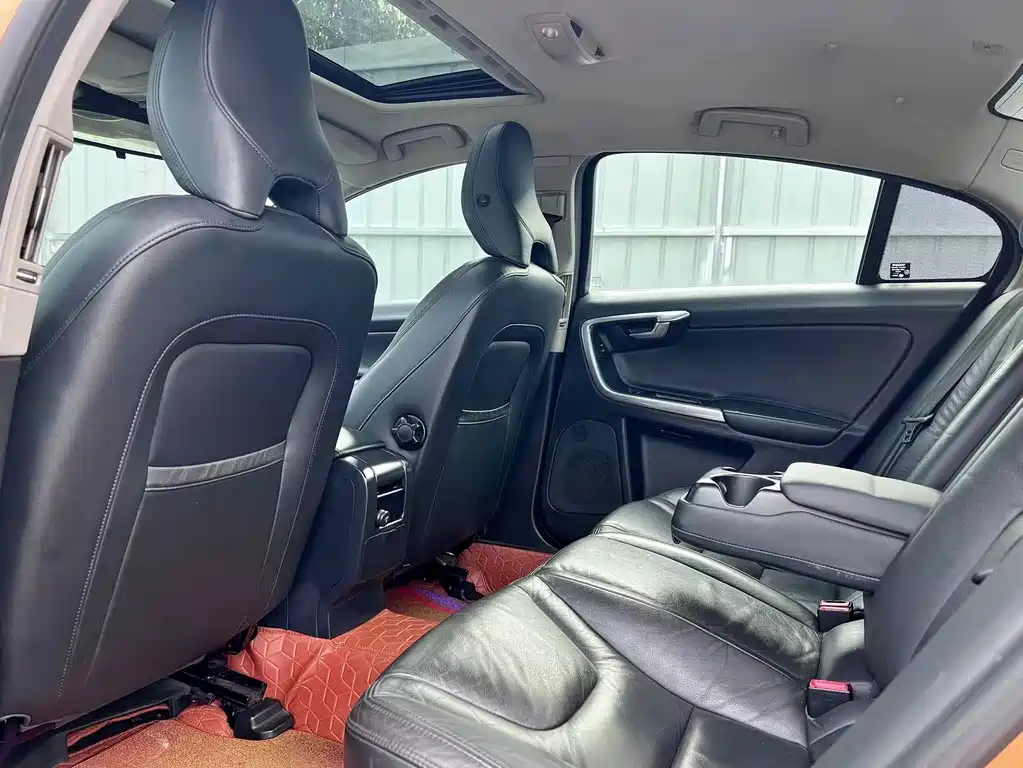 Volvo S60 — миниатюра 10