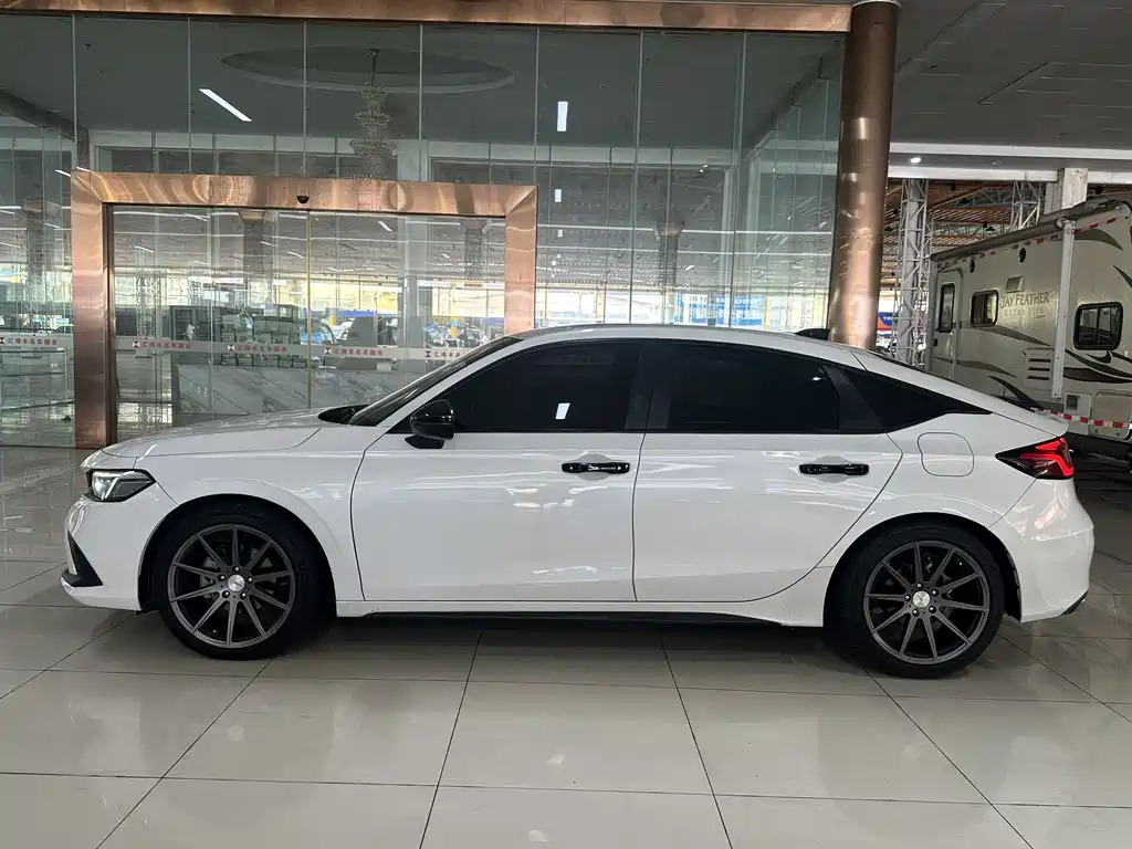 Honda Civic — миниатюра 4