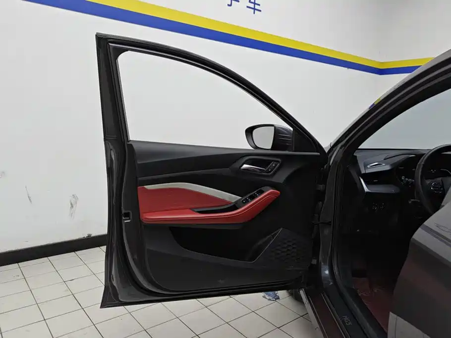 MG MG5 — миниатюра 7