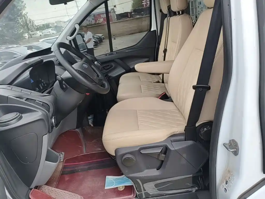 Ford Transit — миниатюра 15
